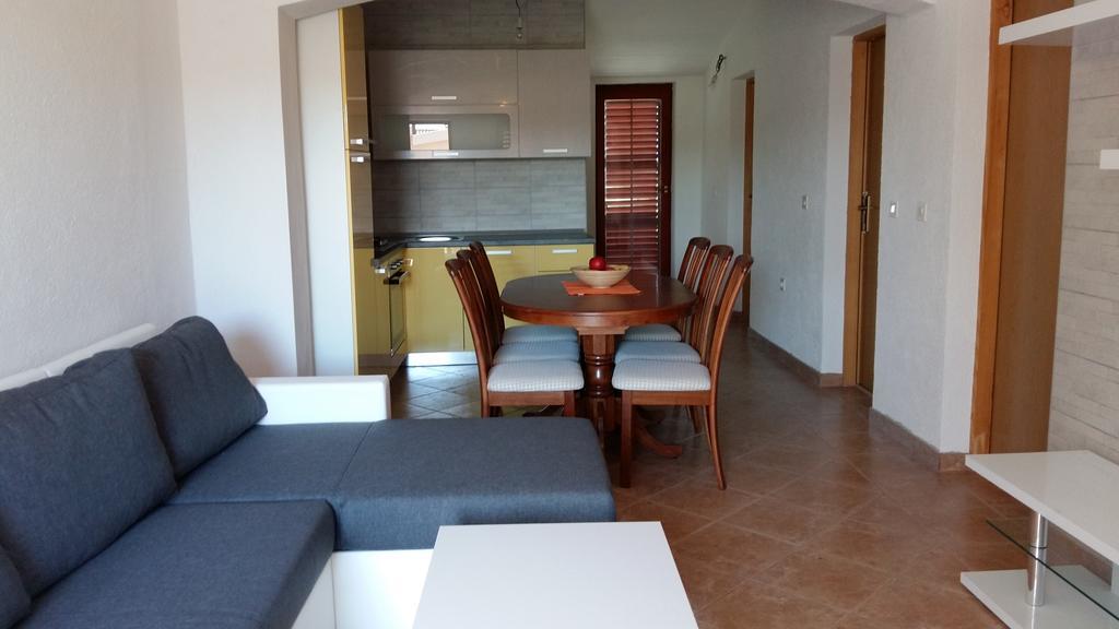 Apartments Ema Vir Exterior foto
